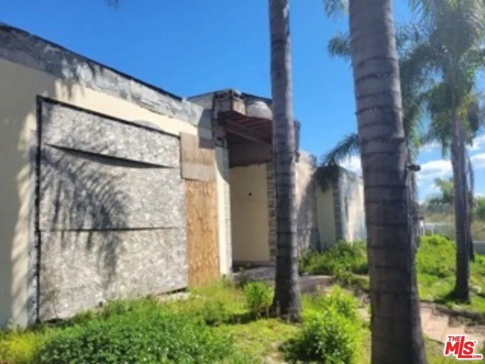 16351 Sloan Drive Los Angeles, CA 90049