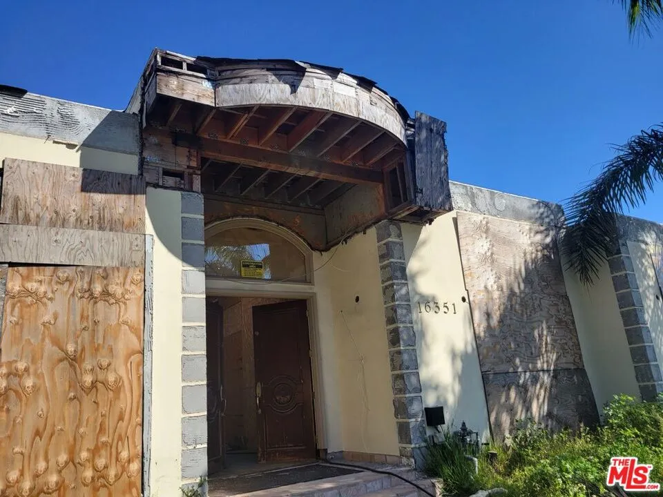 16351 Sloan Drive Los Angeles, CA 90049