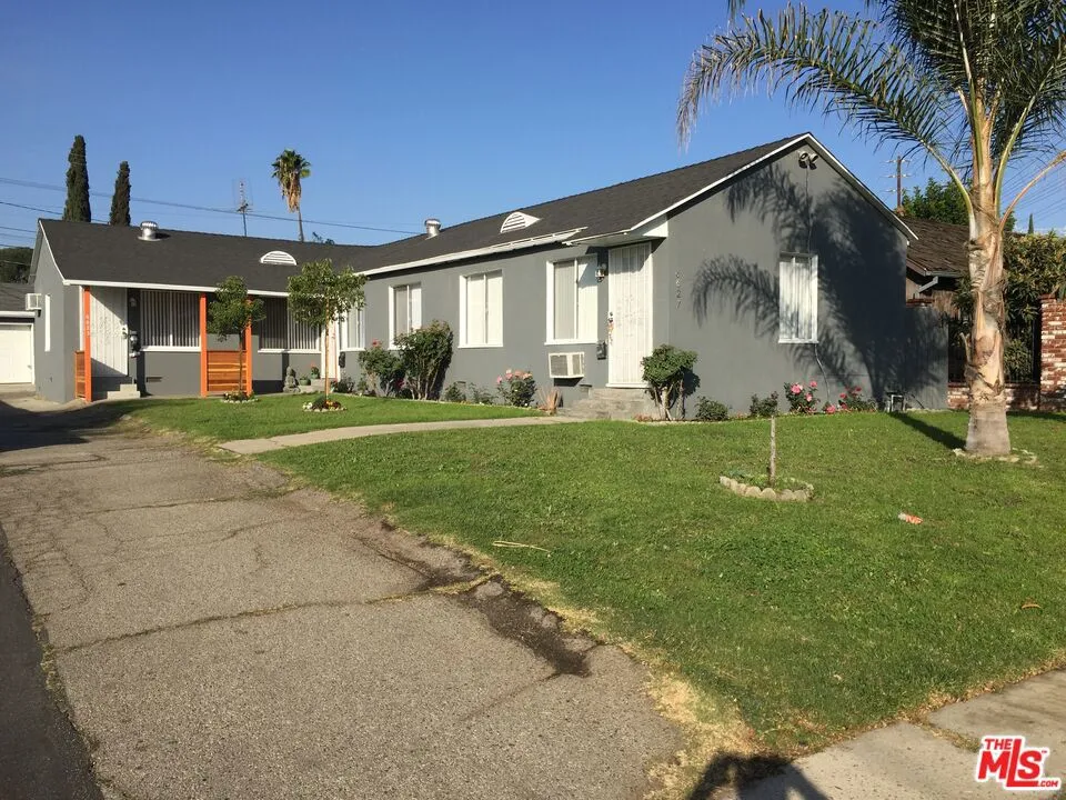 6627 Kraft Avenue #1/2 North Hollywood, CA 91606