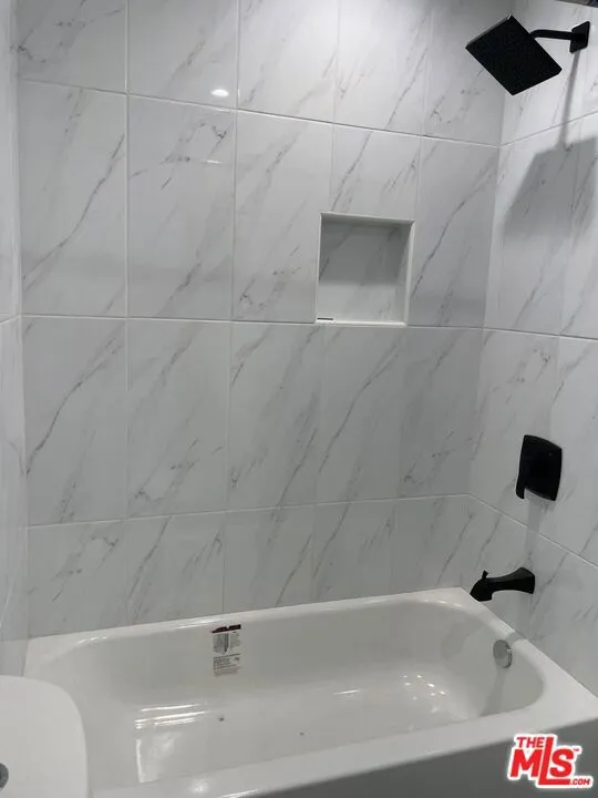 6627 Kraft Avenue #1/2 North Hollywood, CA 91606