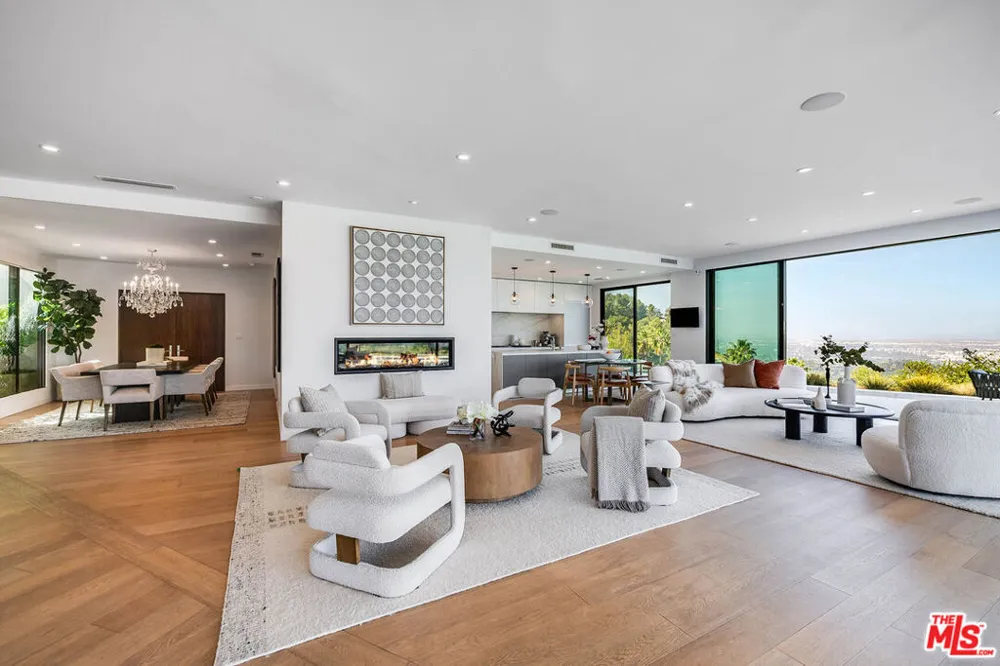 8545 Charl Lane Los Angeles, CA 90046