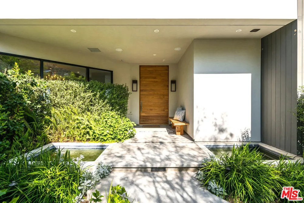 8545 Charl Lane Los Angeles, CA 90046