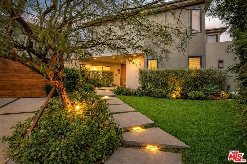 8545 Charl Lane Los Angeles, CA 90046