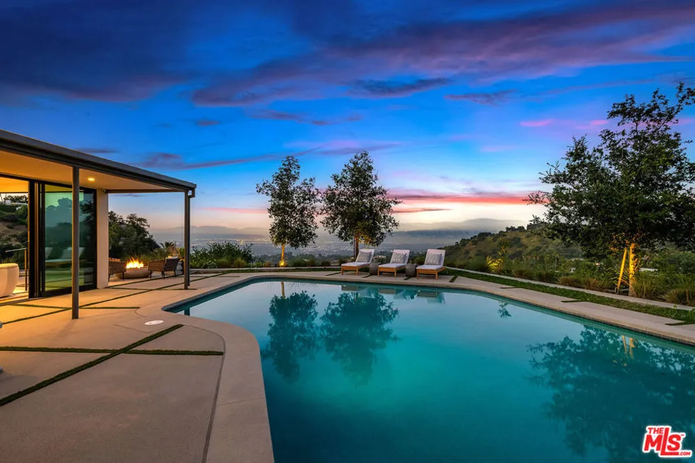 8545 Charl Lane Los Angeles, CA 90046