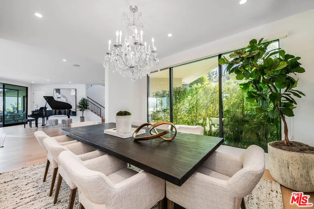 8545 Charl Lane Los Angeles, CA 90046