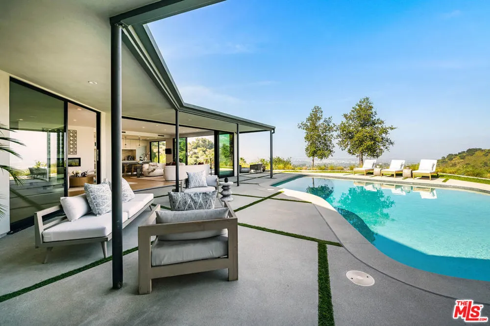 8545 Charl Lane Los Angeles, CA 90046