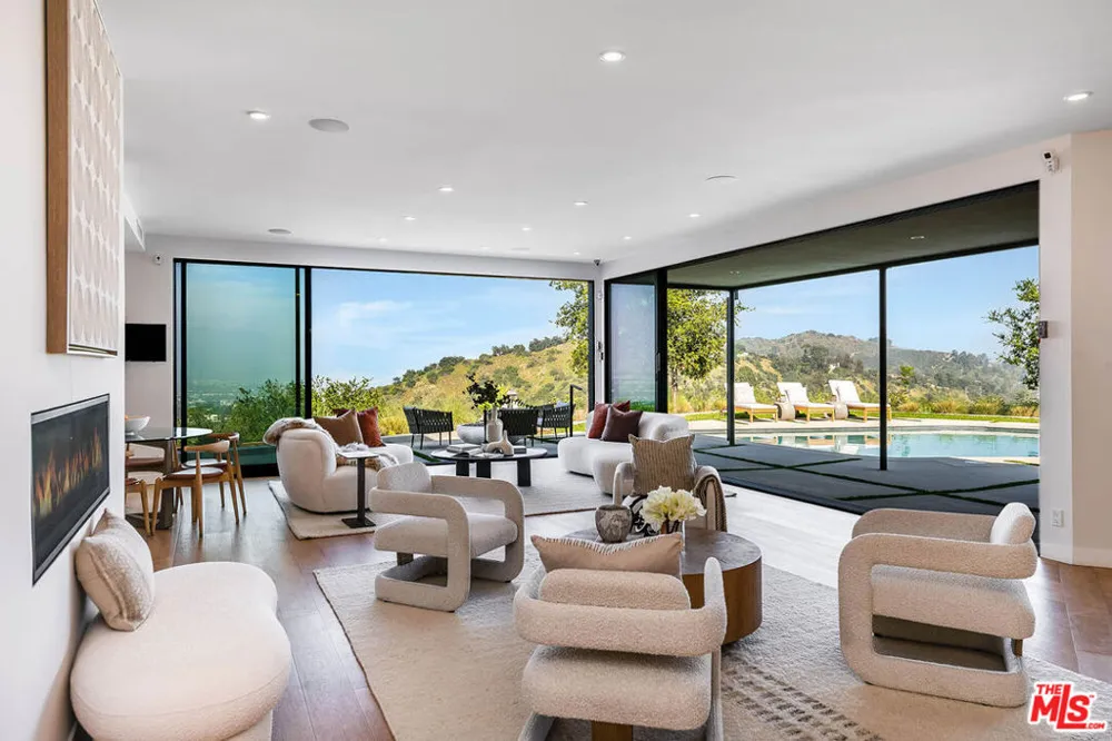 8545 Charl Lane Los Angeles, CA 90046