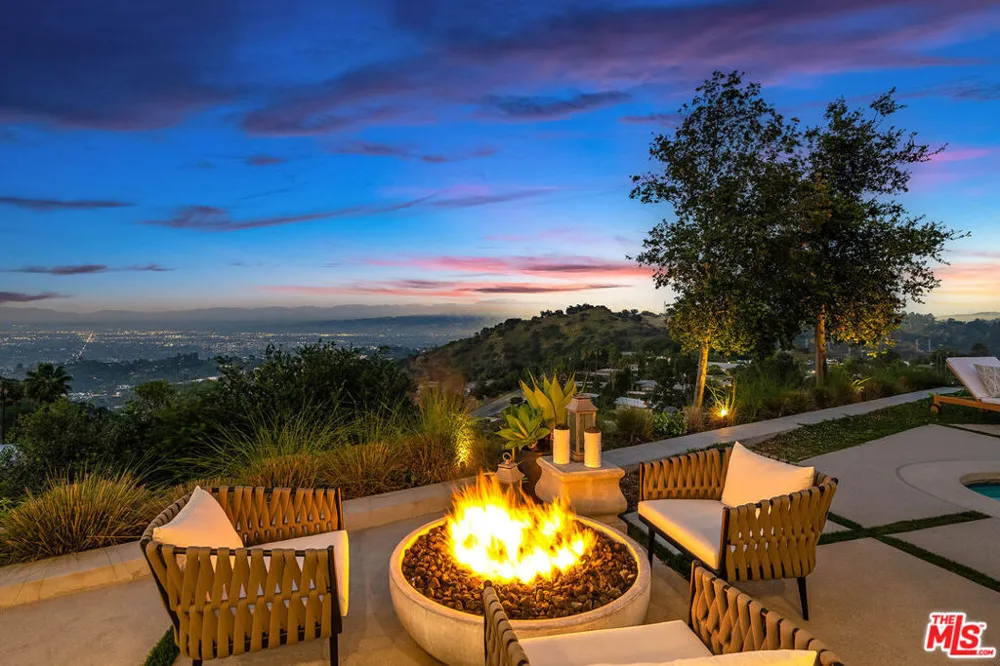 8545 Charl Lane Los Angeles, CA 90046