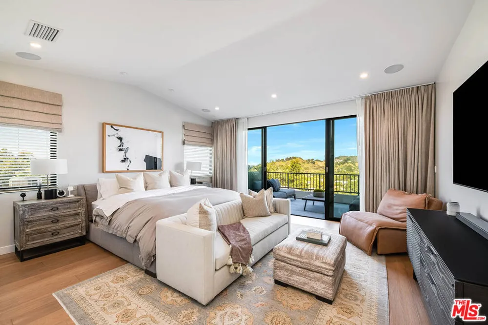8545 Charl Lane Los Angeles, CA 90046