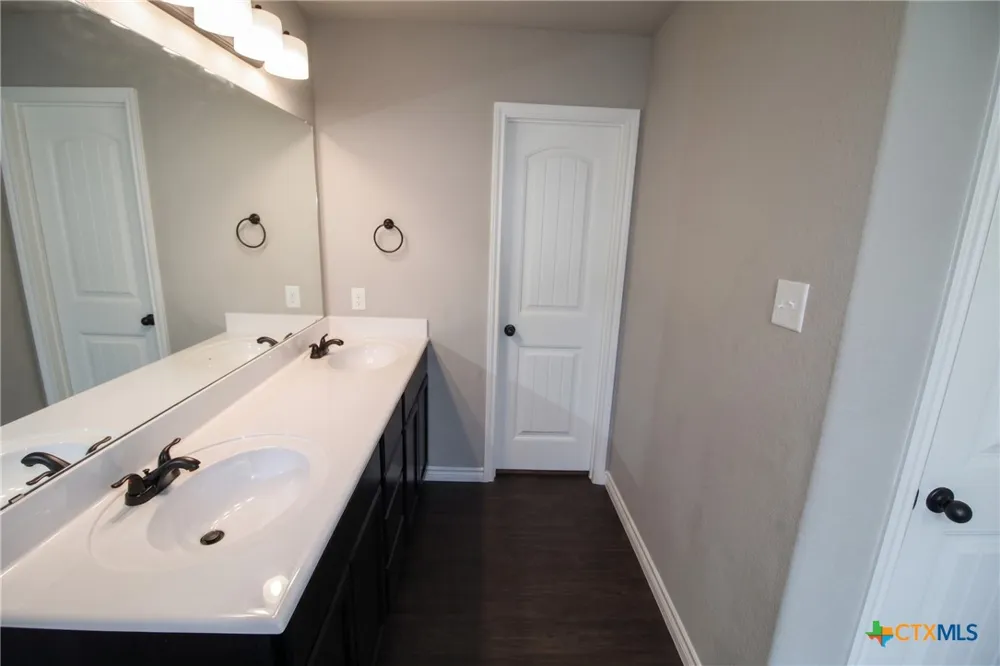 900 Clanton Cove Killeen, TX 76542