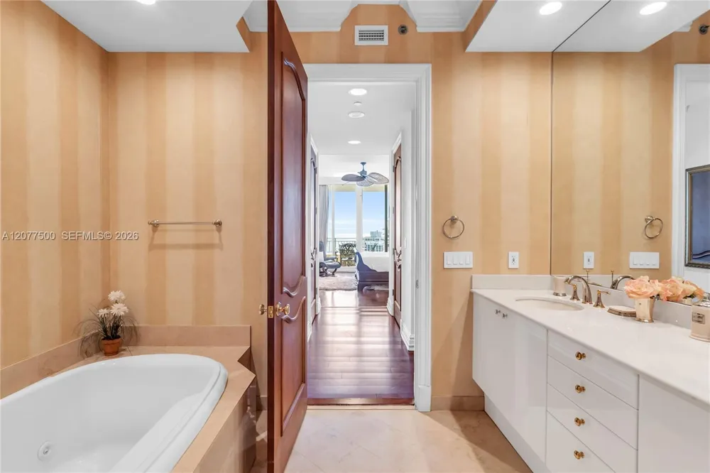 791 Crandon Blvd #PH04 Key Biscayne, FL 33149