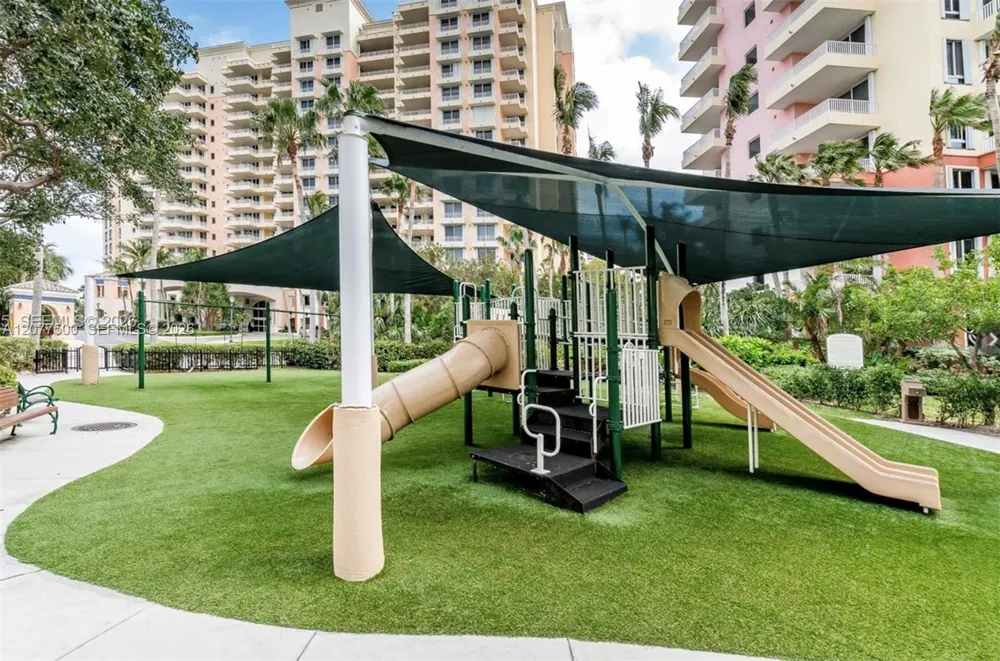 791 Crandon Blvd #PH04 Key Biscayne, FL 33149