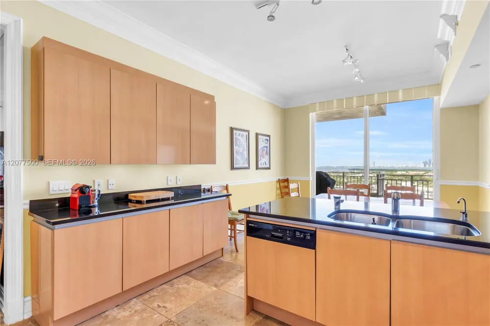 791 Crandon Blvd #PH04 Key Biscayne, FL 33149