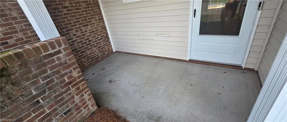 5982 Fox Ridge Lane Winston-Salem, NC 27104