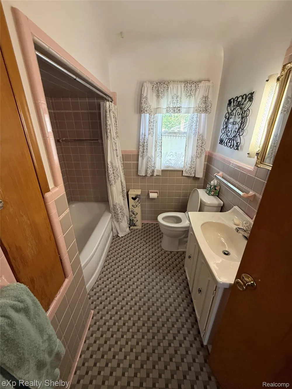 47164 North Avenue Macomb Township, MI 48042