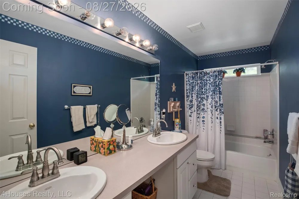 6046 Campfire Circle Independence Charter Township, MI 48346