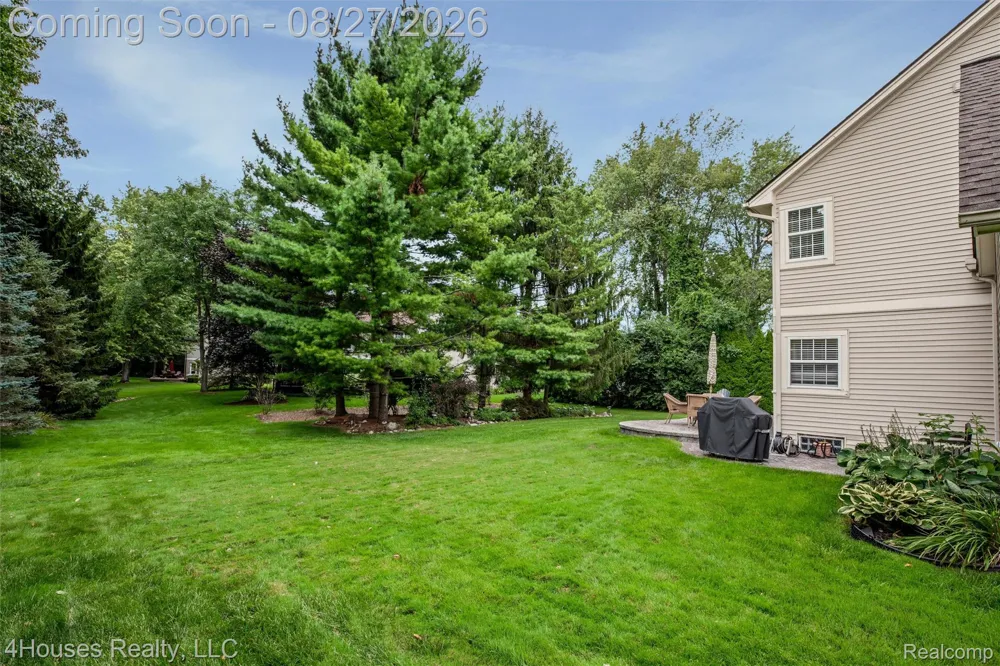 6046 Campfire Circle Independence Charter Township, MI 48346