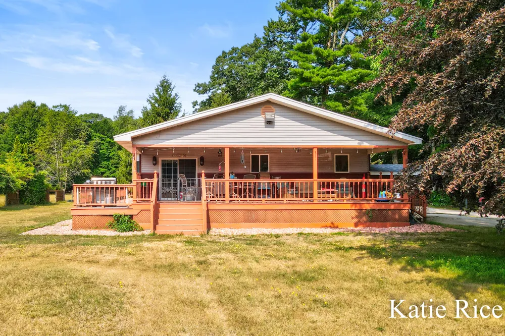 2030 Scenic Drive Laketon Township, MI 49445
