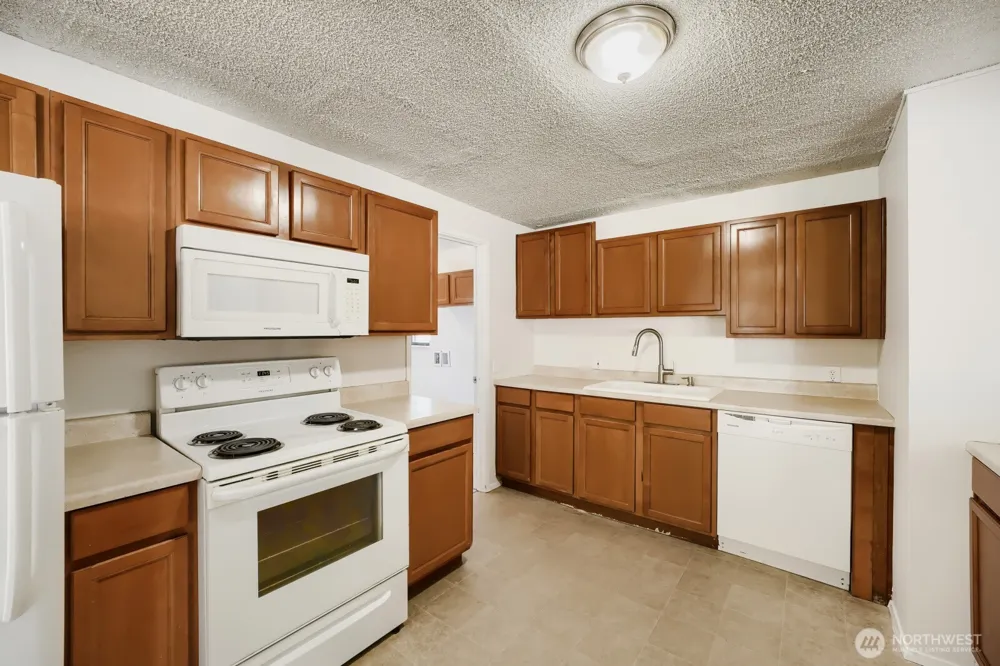 31349 13th Avenue S Federal Way, WA 98003