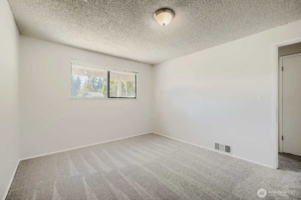 31349 13th Avenue S Federal Way, WA 98003
