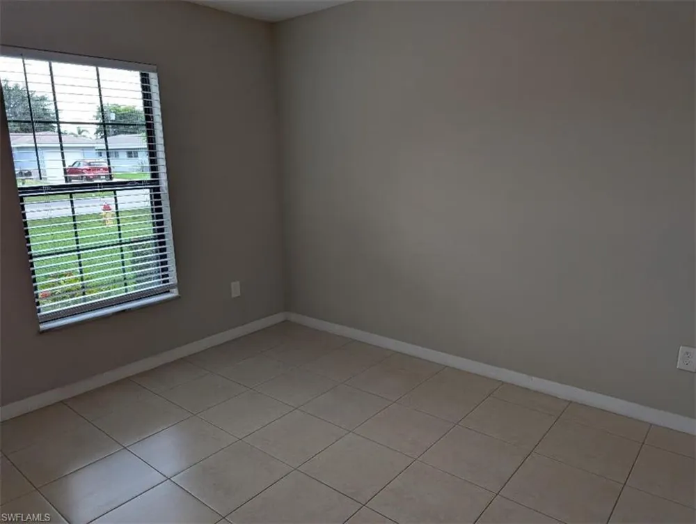 3706 SE 9th Place Cape Coral, FL 33904