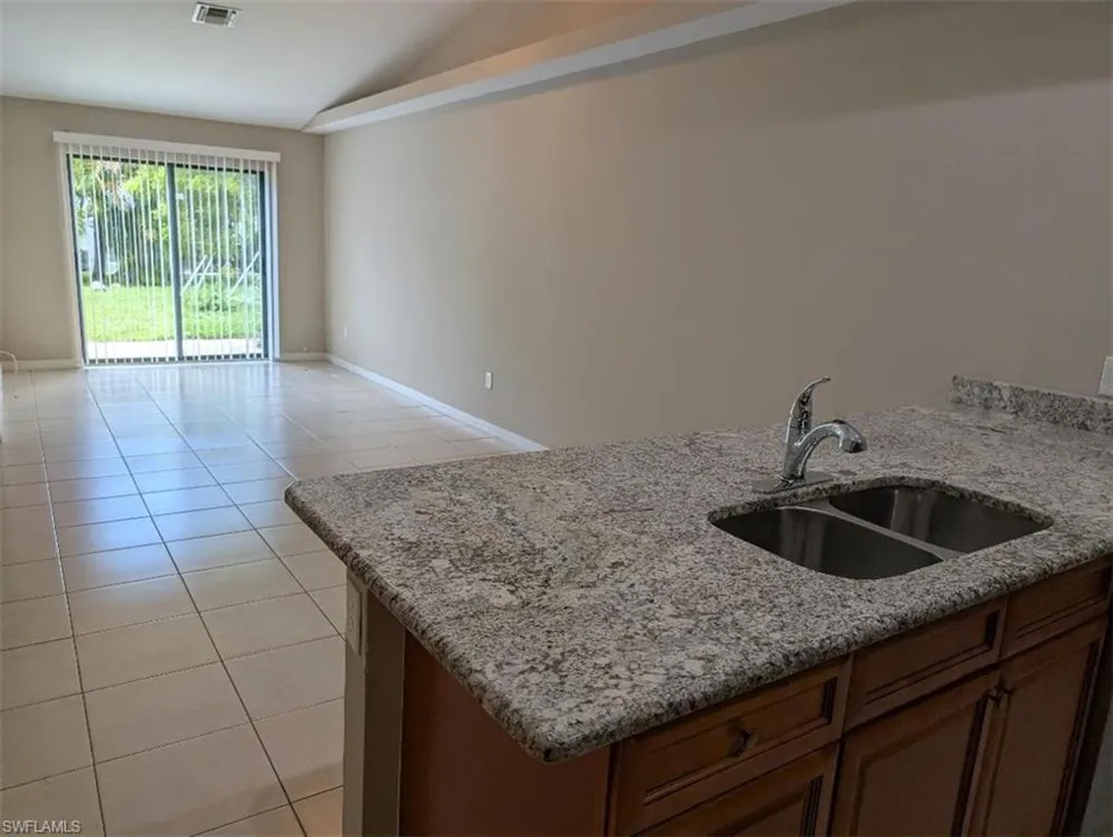 3706 SE 9th Place Cape Coral, FL 33904