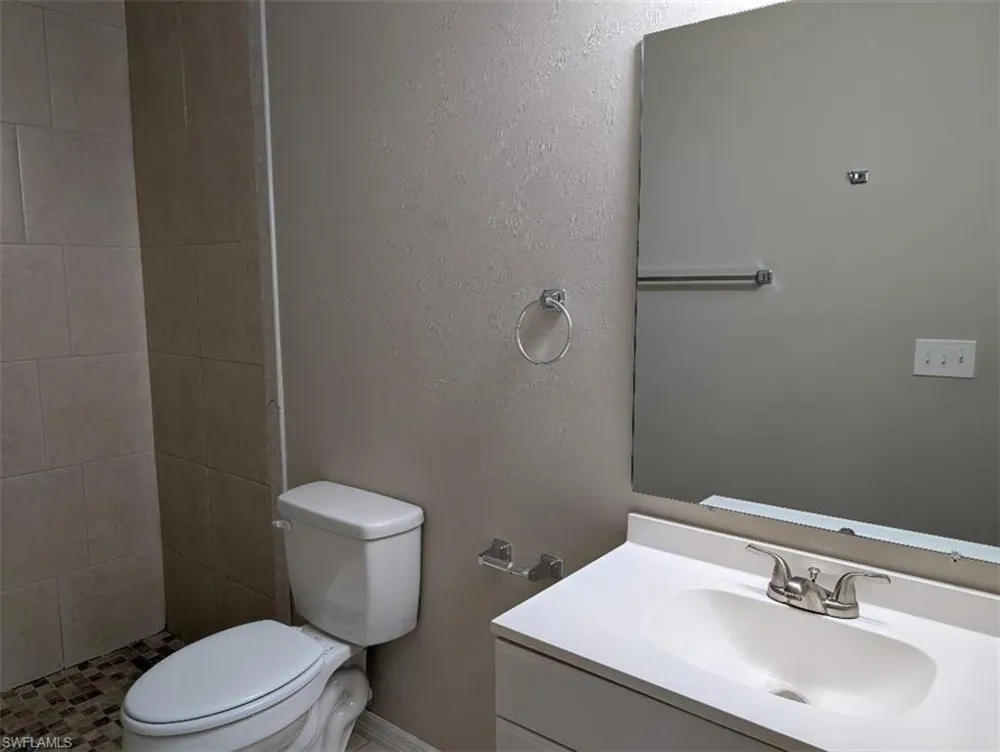 3706 SE 9th Place Cape Coral, FL 33904