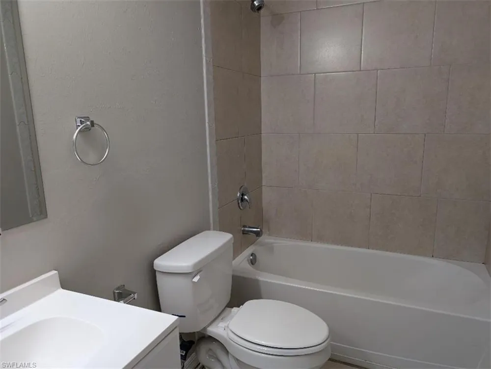 3706 SE 9th Place Cape Coral, FL 33904