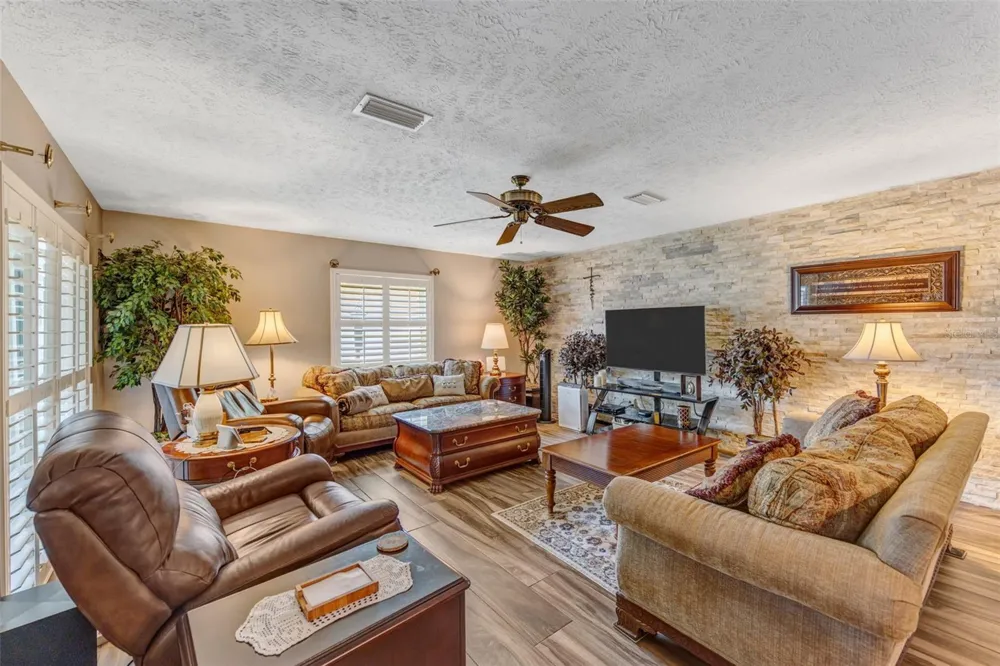 4001 HIGHGATE DRIVE Valrico, FL 33594