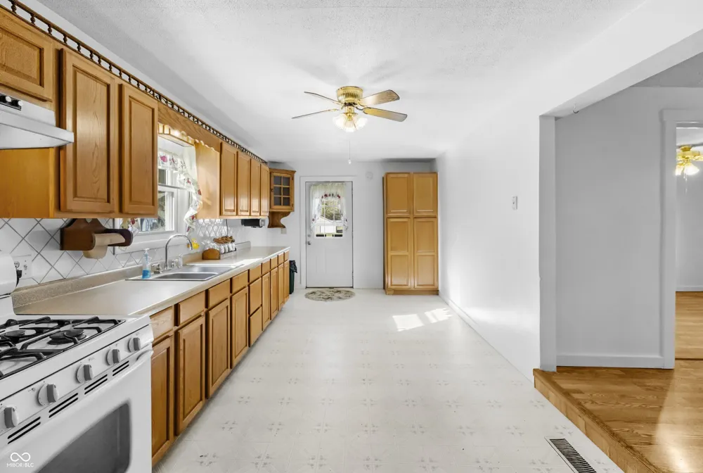 1620 Jonesville Road Columbus, IN 47201