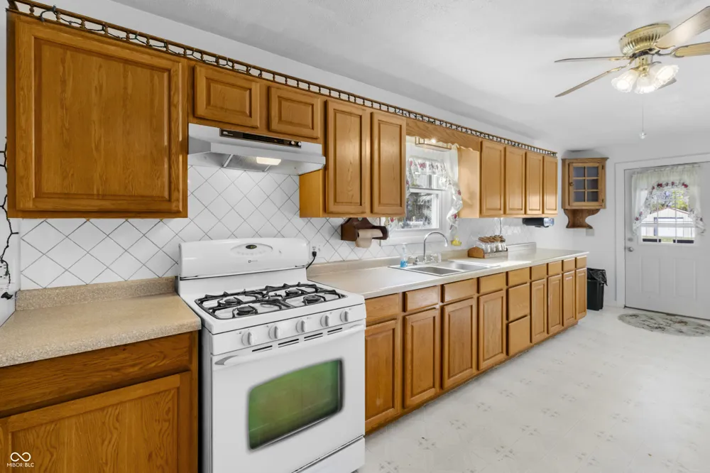 1620 Jonesville Road Columbus, IN 47201