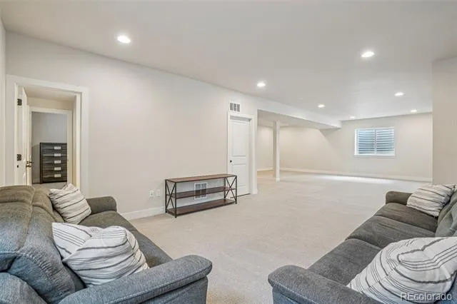 7319 S Yantley Way Aurora, CO 80016