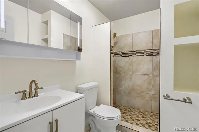 9801 Garrison Court Broomfield, CO 80021
