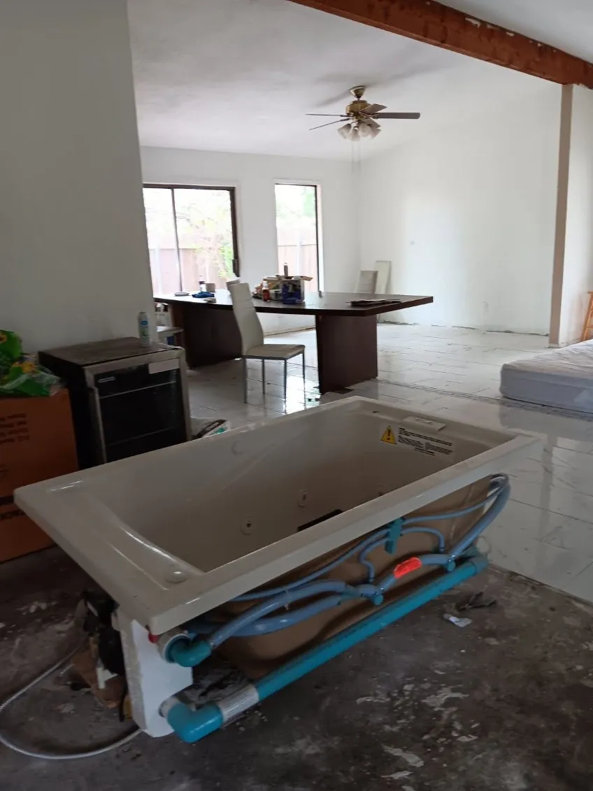 58 Creek Point Drive Huntsville, TX 77320