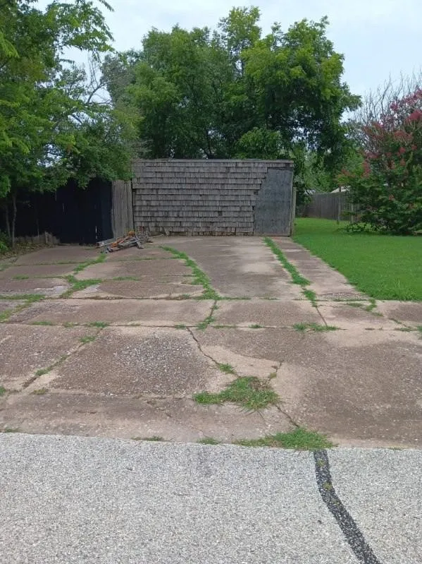 58 Creek Point Drive Huntsville, TX 77320