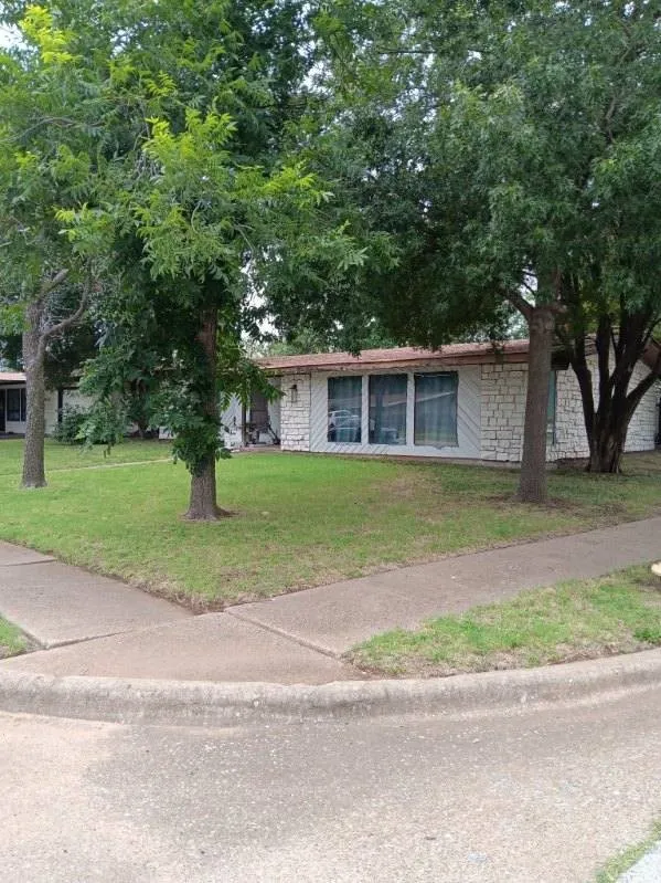 58 Creek Point Drive Huntsville, TX 77320
