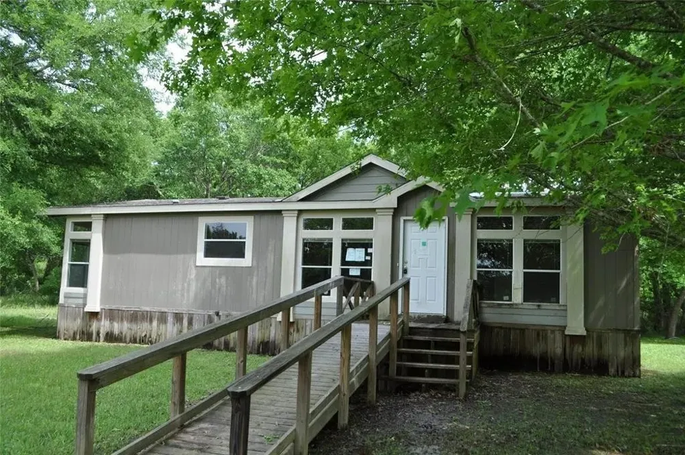 58 Creek Point Drive Huntsville, TX 77320