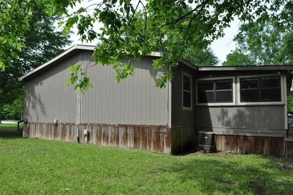 58 Creek Point Drive Huntsville, TX 77320