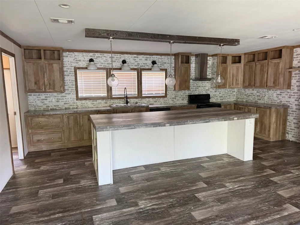 5619 Arkansas Trail Granbury, TX 76048