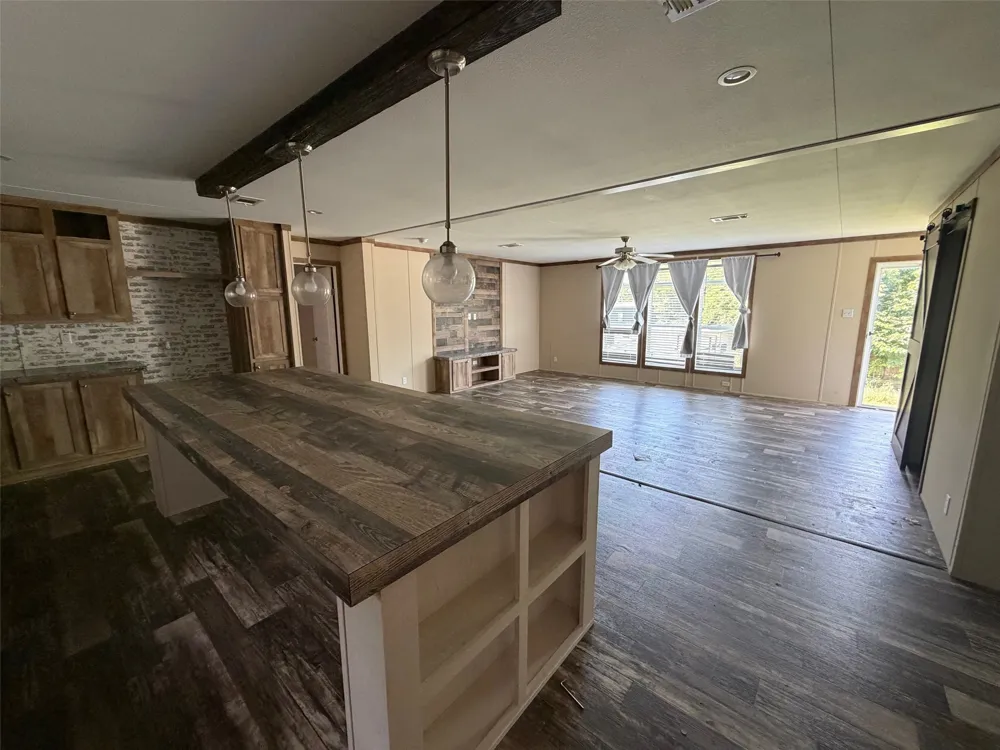 5619 Arkansas Trail Granbury, TX 76048