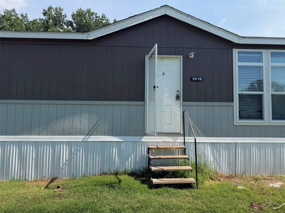 5619 Arkansas Trail Granbury, TX 76048