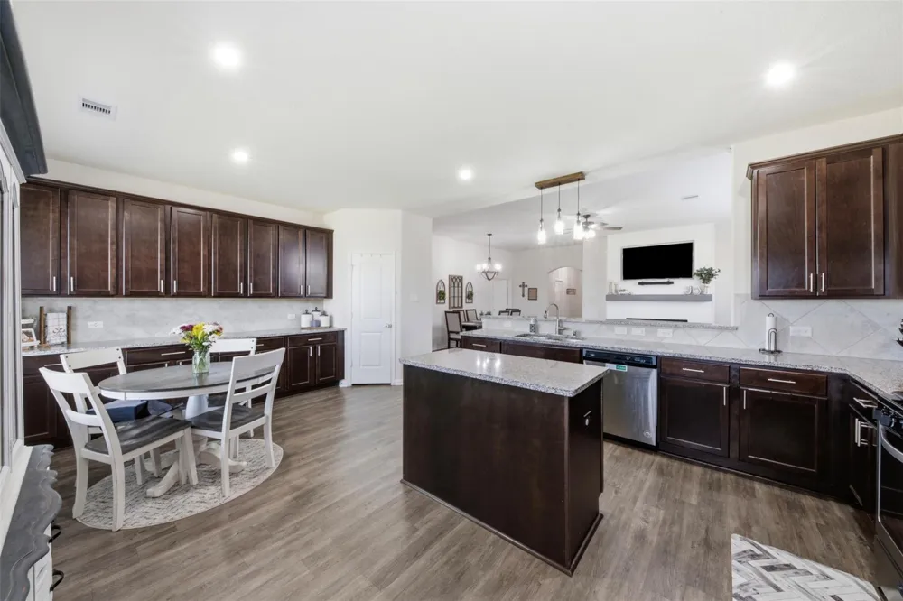 213 White Wing Lane Sealy, TX 77474