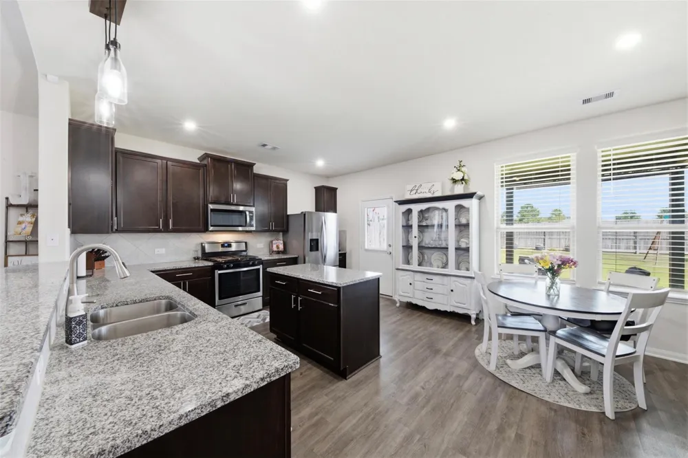 213 White Wing Lane Sealy, TX 77474