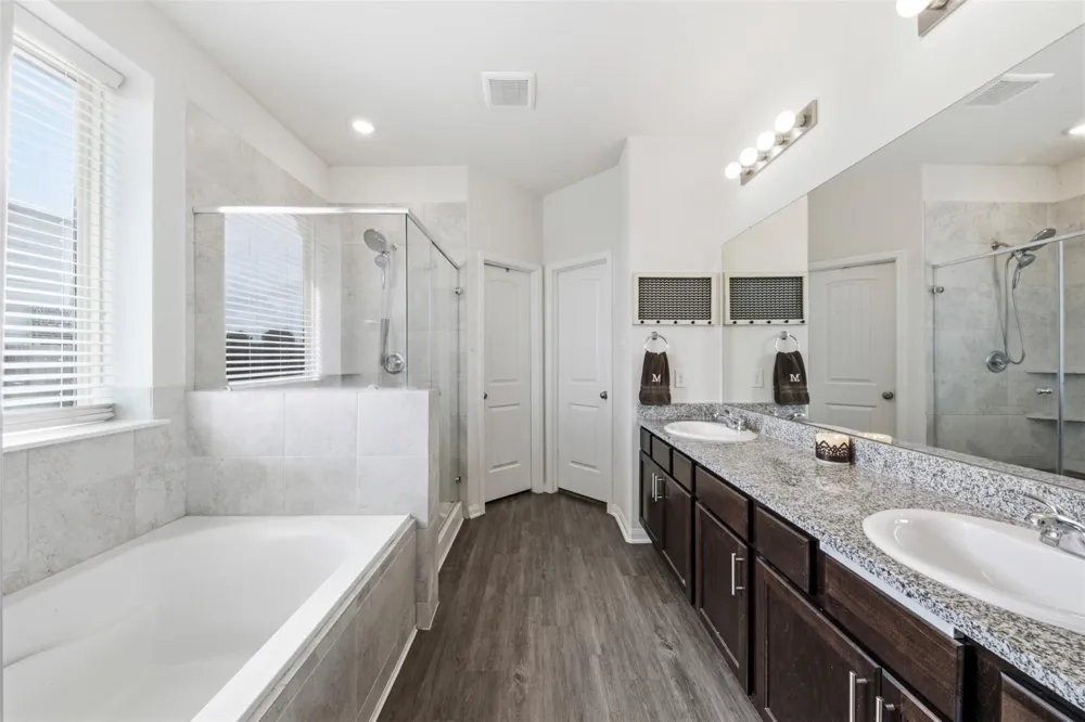 213 White Wing Lane Sealy, TX 77474