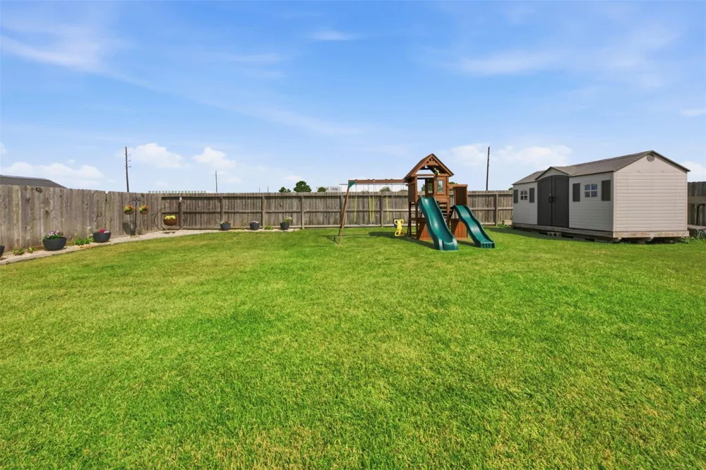 213 White Wing Lane Sealy, TX 77474