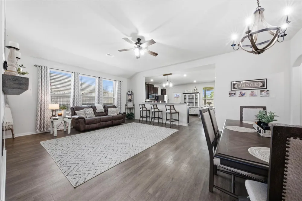 213 White Wing Lane Sealy, TX 77474