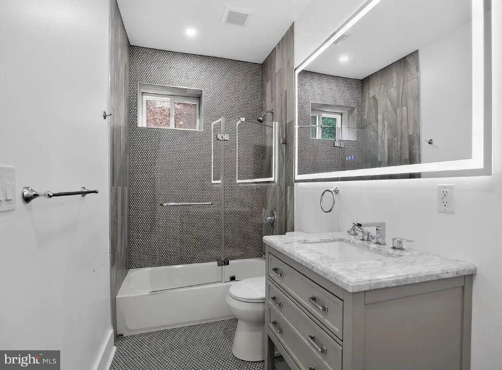 532 E JOHNSON STREET #3 Philadelphia, PA 19144