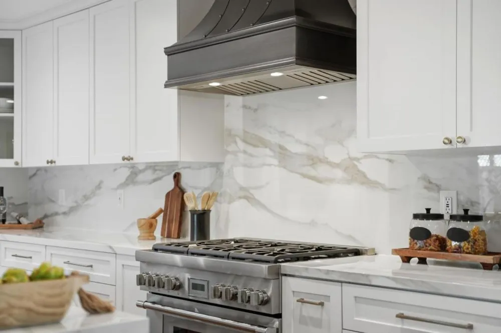 2133 Santa Cruz Avenue Santa Clara, CA 95051