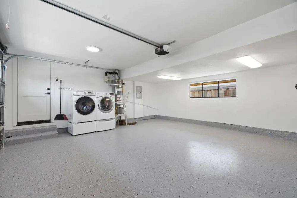2133 Santa Cruz Avenue Santa Clara, CA 95051