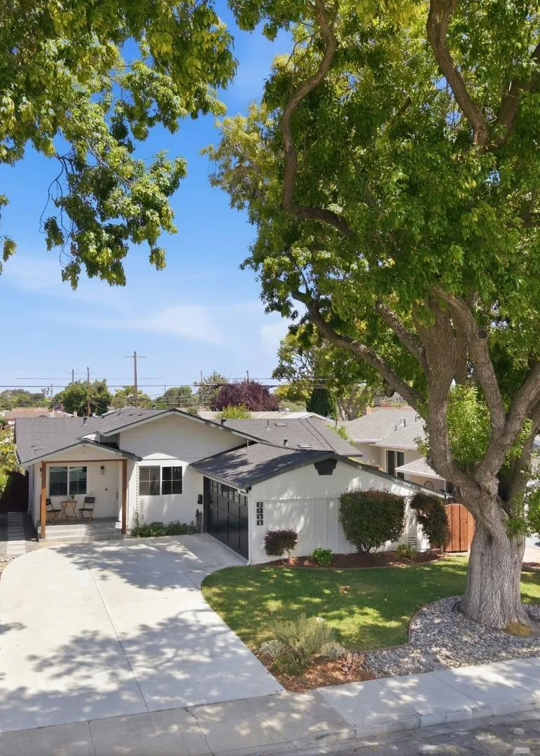 2133 Santa Cruz Avenue Santa Clara, CA 95051